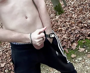 Youngster outdoor cum shot beefy 20 yrs older
